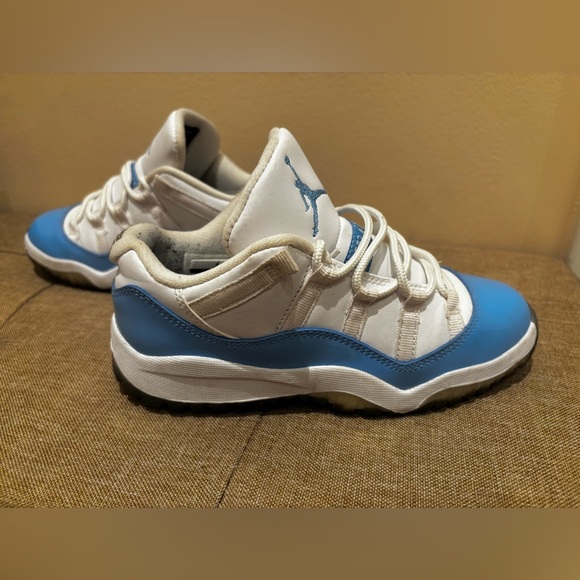 Jordan 11 Retro Low BP Sneakers Size 1 Y (Toddler) - Picture 2 of 8